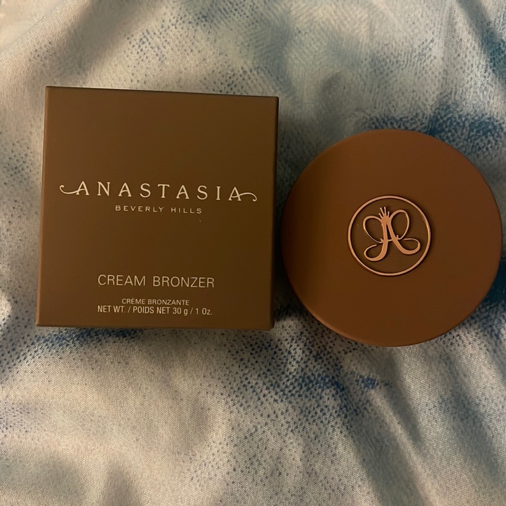 Anastasia Beverly Hills Cream Bronzer